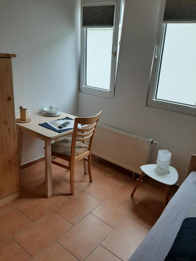 Pension Schweizer Laupheim Eksteriør bilde